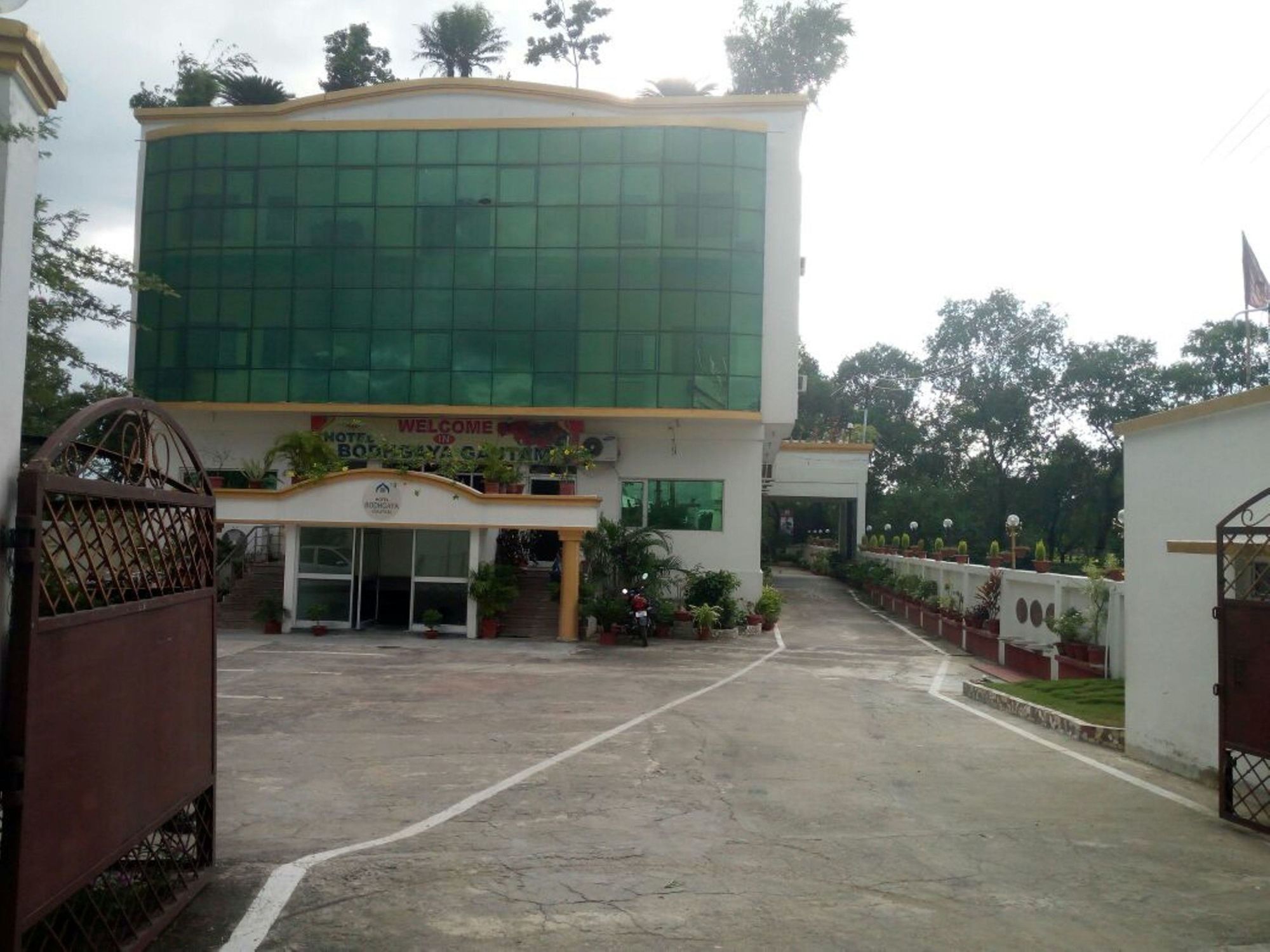Отель Bodhgaya Gautam Экстерьер фото